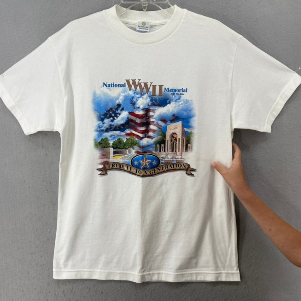 VTG Smithsonian WWII Memorial Tribute T Shirt Men's Medium Cotton‎ USA Made